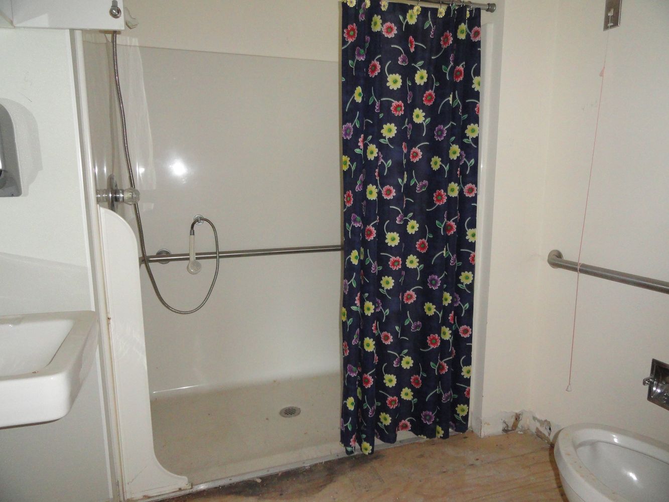 1358 Rolling Acres Rd, New Cumberland, WV 26047
